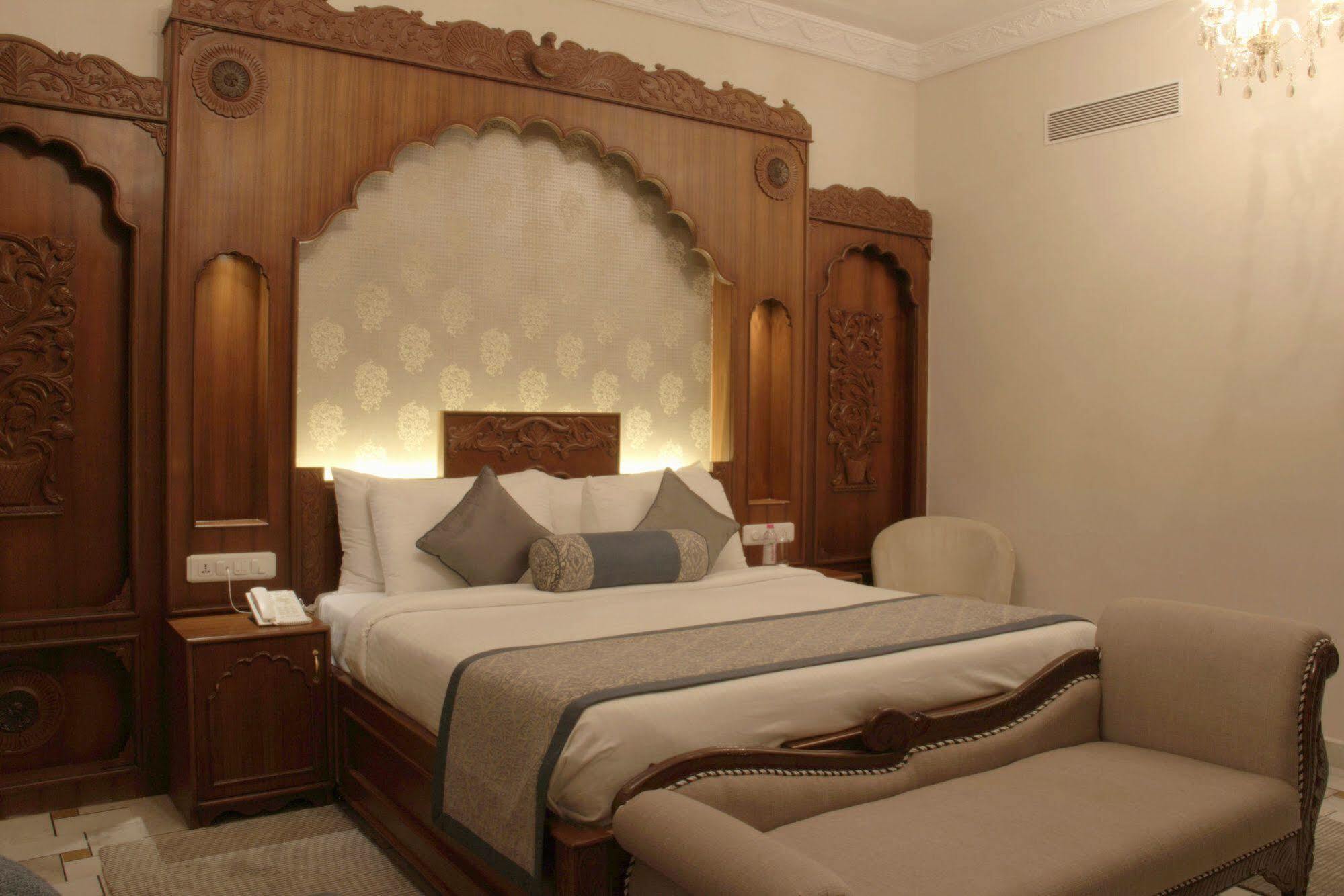 מלון Pratap Mahal Pushkar Ihcl Seleqtion מראה חיצוני תמונה