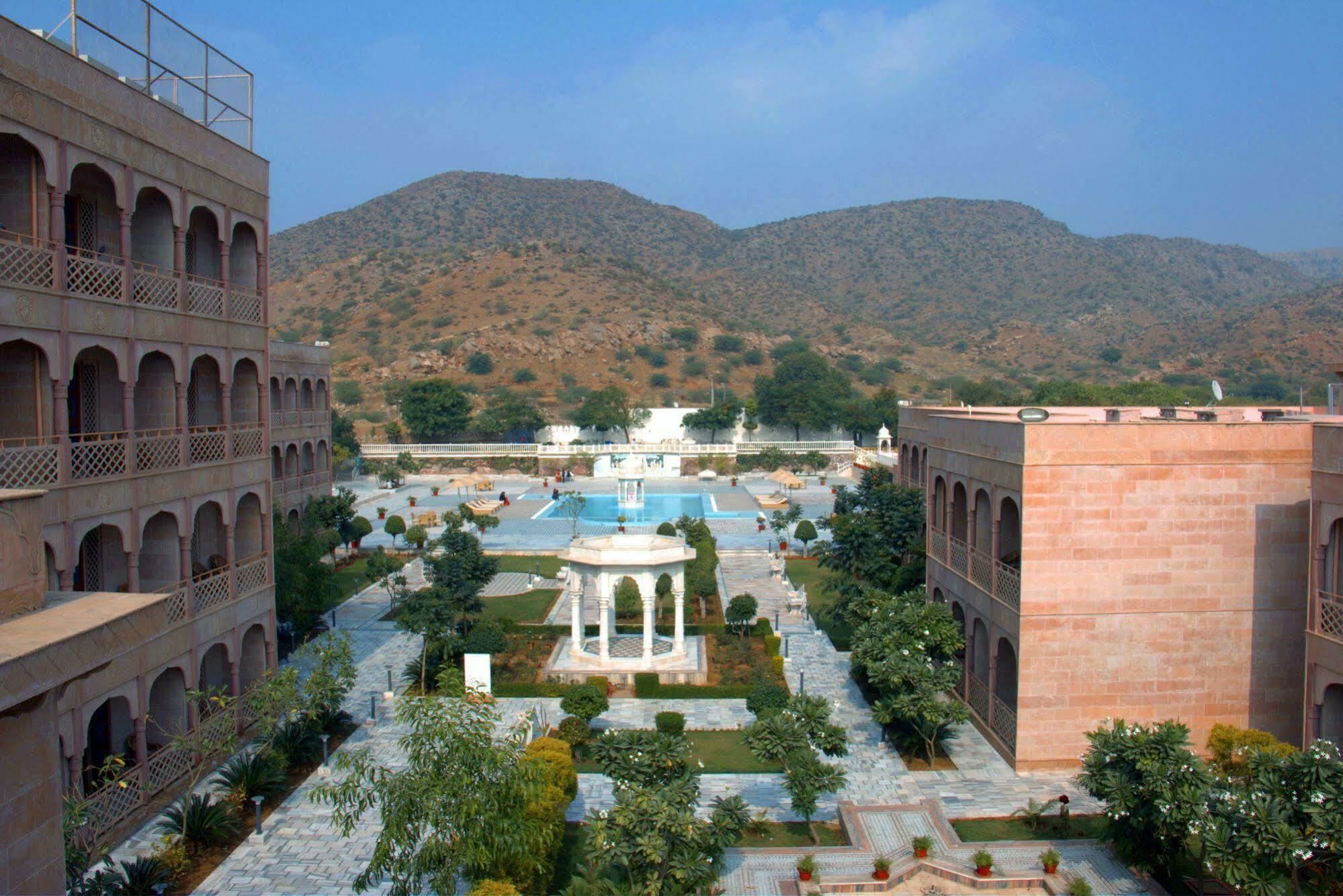 מלון Pratap Mahal Pushkar Ihcl Seleqtion מראה חיצוני תמונה