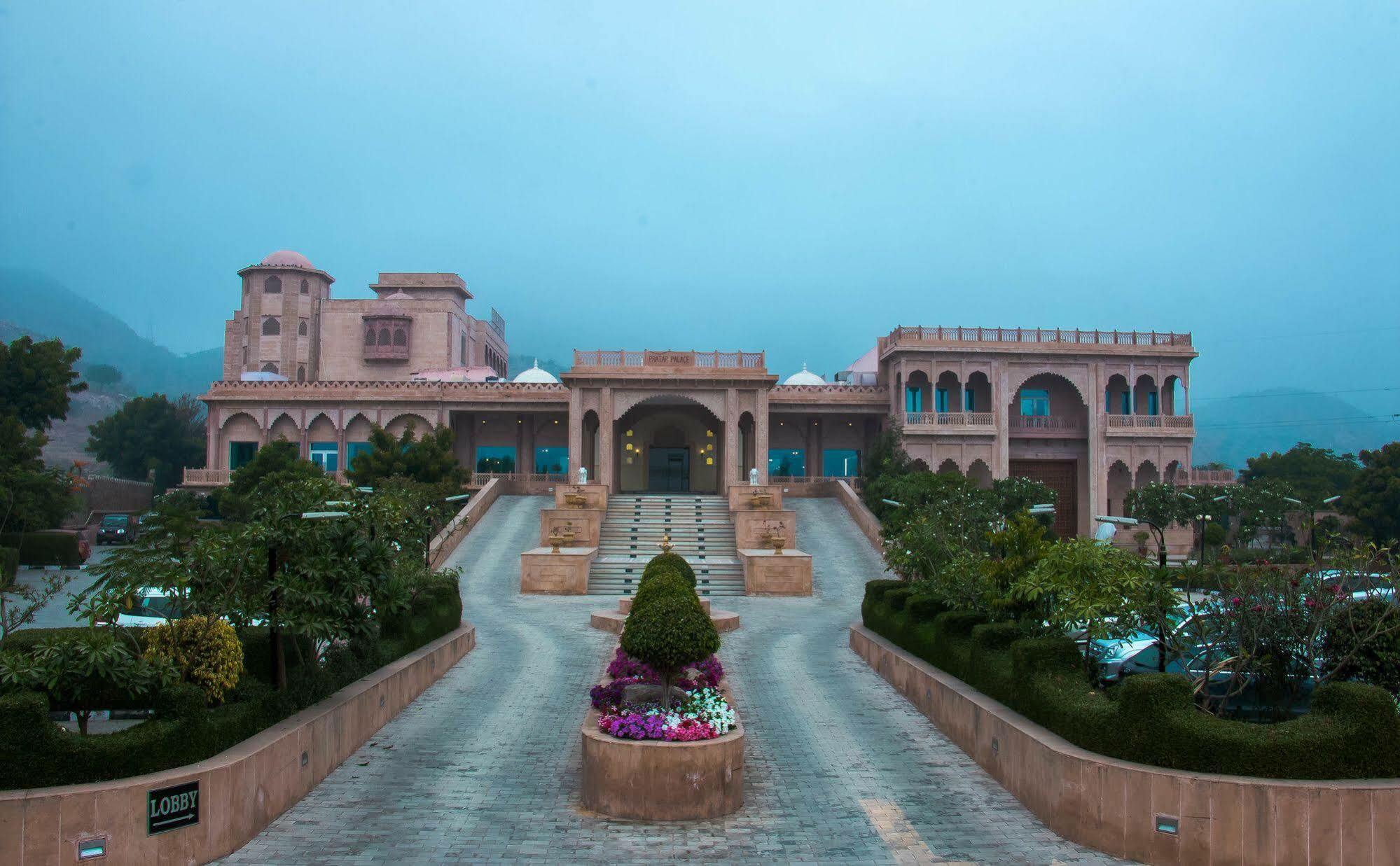 מלון Pratap Mahal Pushkar Ihcl Seleqtion מראה חיצוני תמונה